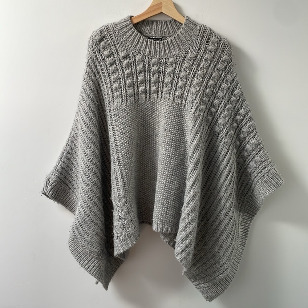 Club Monaco Janeen Gray Thick Knitted Poncho Sweater M L Alpaca Merino Wool - Picture 4 of 11